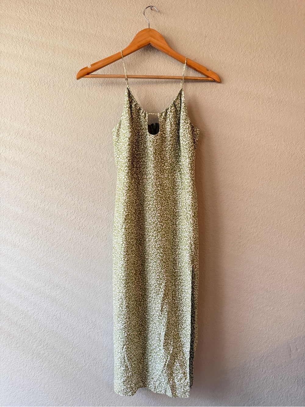 Abercrombie & Fish Spaghetti Strap Keyhole Midi Dress in Light Sage